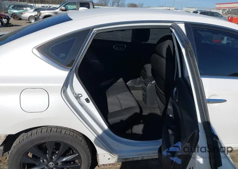 2018 Nissan Sentra Sr z USA, uszkodzony, nr VIN 3N1AB7AP3JY278923